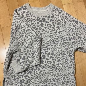 American Eagle size XS crewneck.